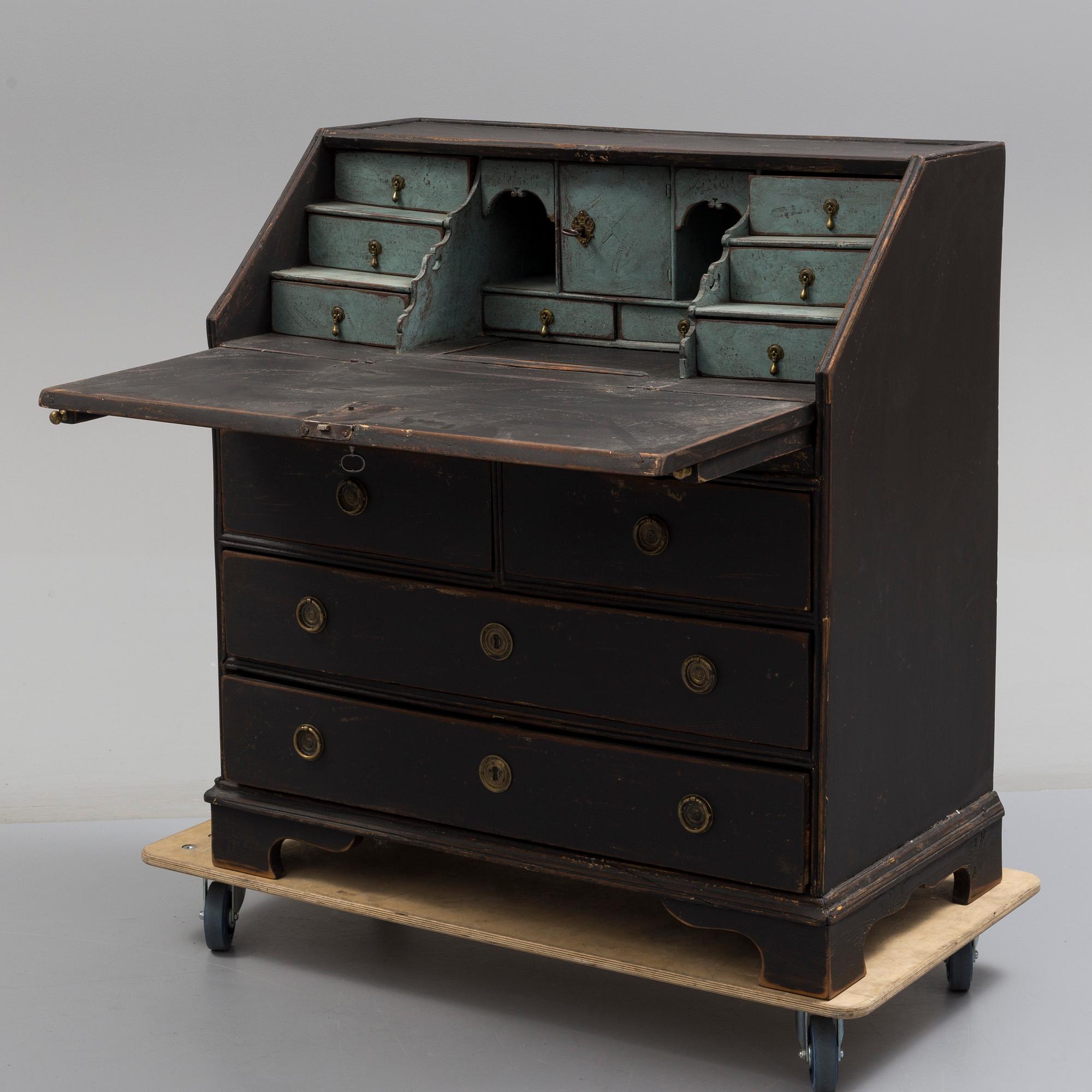 A late 18th century secretaire.
