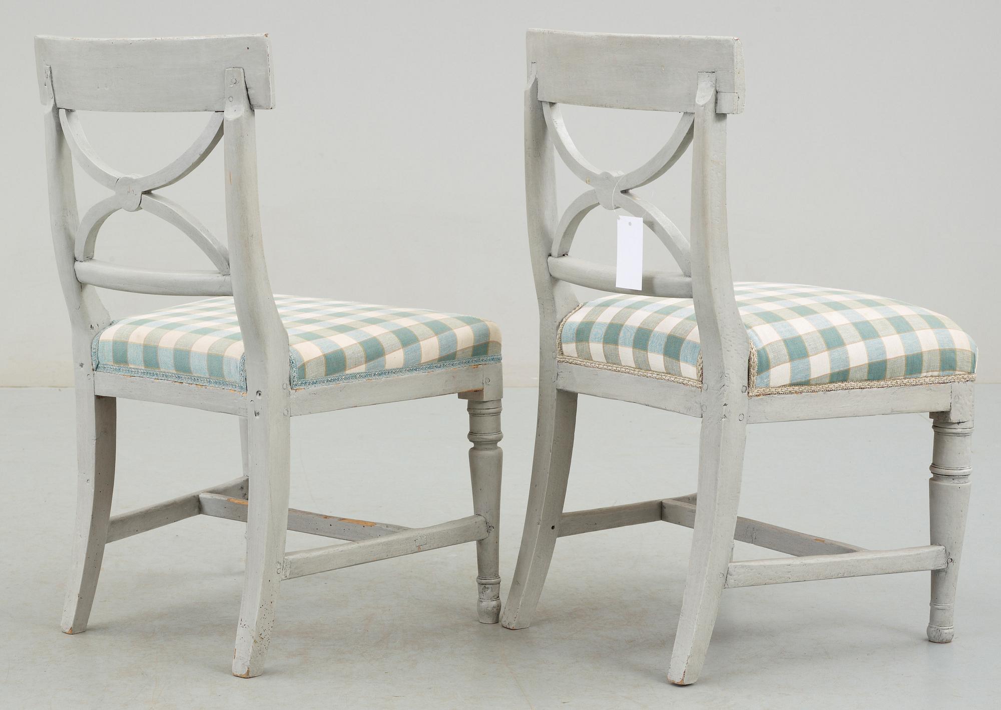 STOLAR, ett par,  sengustaviansk provins, s.k Bellmanstolar, 1800-talets första hälft.