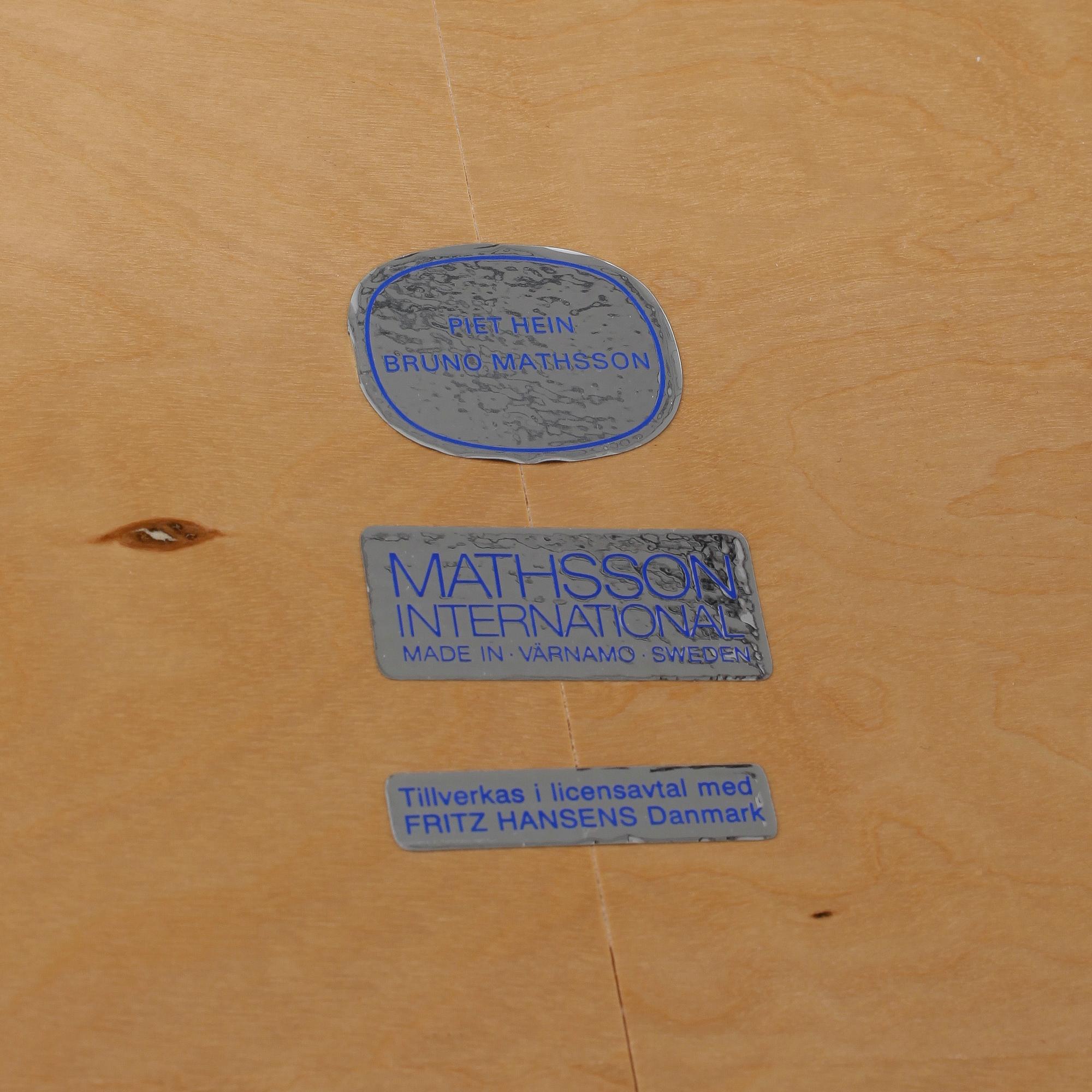 MATBORD, "Superellips", design Bruno Mathsson, Piet Hein. Bruno Mathsson International Värnamo.