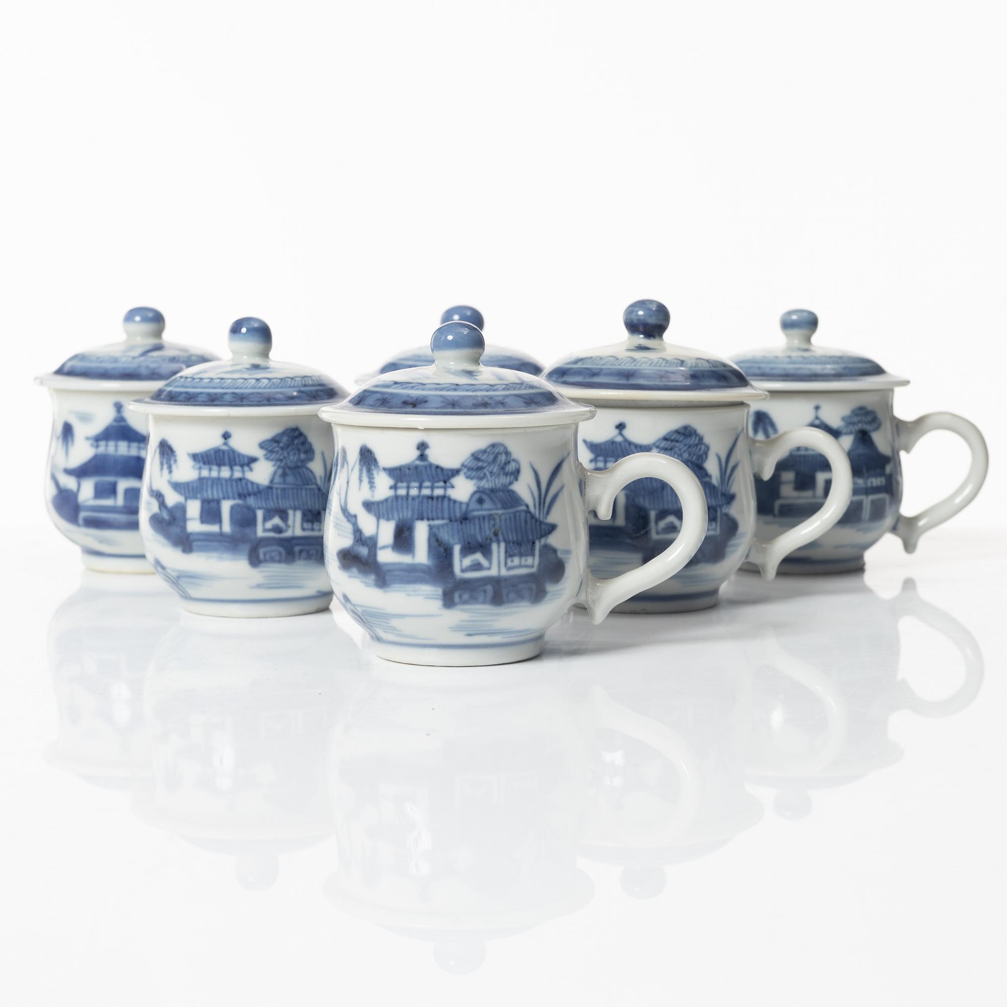 Cremekoppar, sex stycken, porslin, Kina, Qingdynastin, omkring 1800.