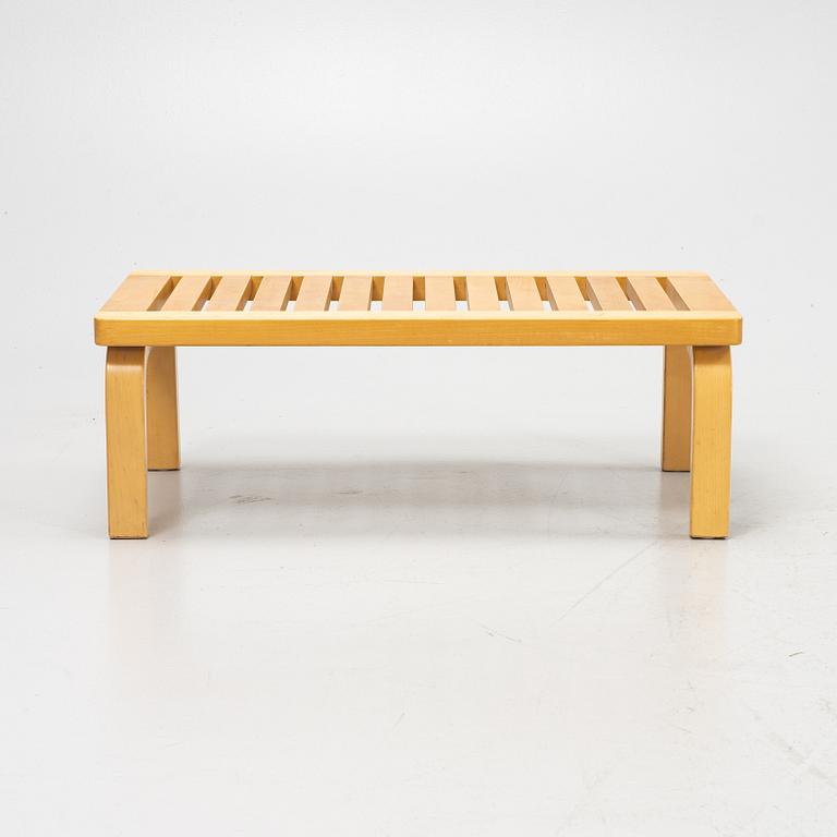 Alvar Aalto, a birch bench, Artek, Finland, second half of the 20th century.