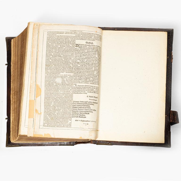 Biblia, Nürnberg 1662, med vackert bemålade gravyrer.