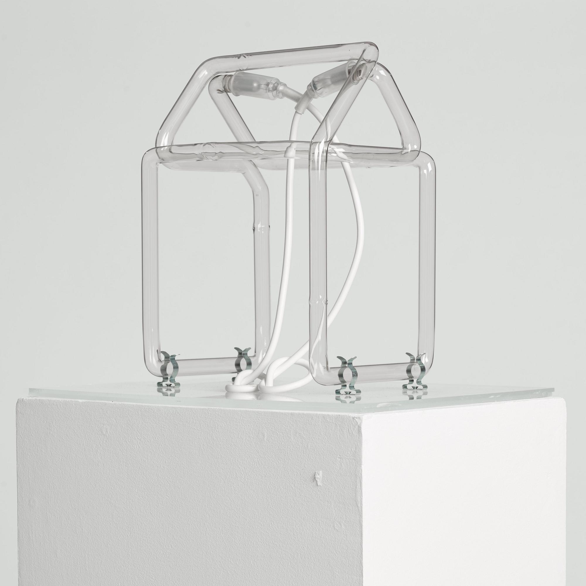 Mikael Richter, "Neonhus".