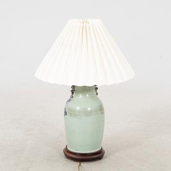 A 19th century Chinese porcelain table lamp.