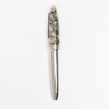 A Montblanc fountain pen, limited edition 'Soulmakers for 100 years', 'Starwalker'.