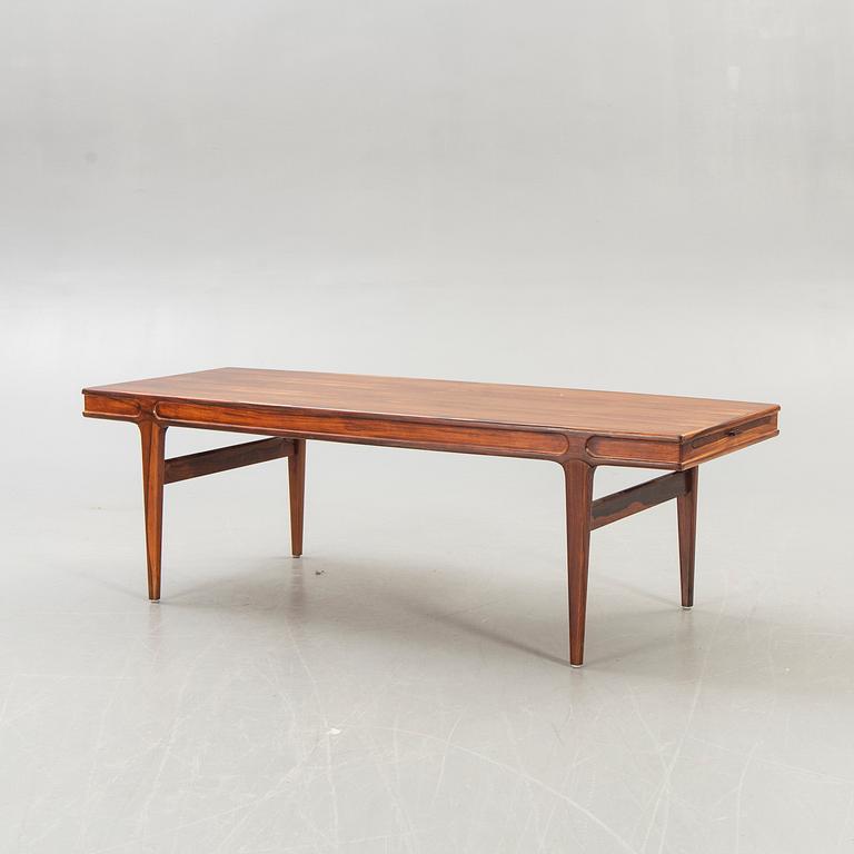 A Johannes Andersen jacaranda coffee table model F102, 1960s.