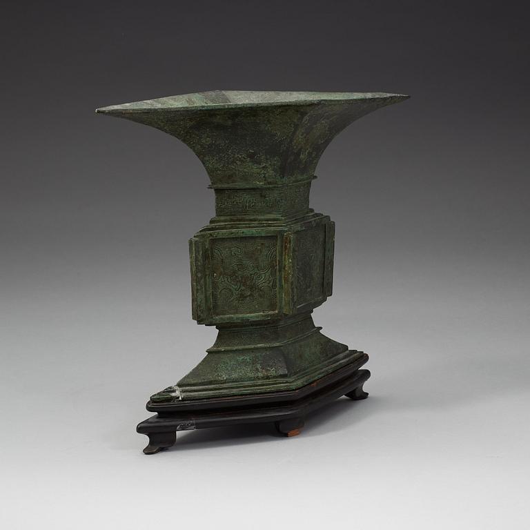 An archaistic shaped bronze vase, Ming dynasty (1368-1644).