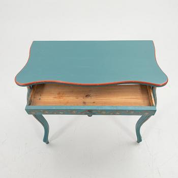 Damskrivbord med stol, rokokostil.