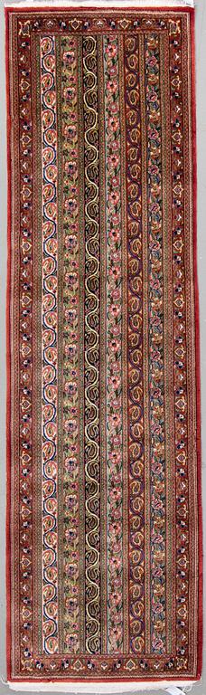 GALLERIMATTA, orientalisk, ca 286 x 79 cm.