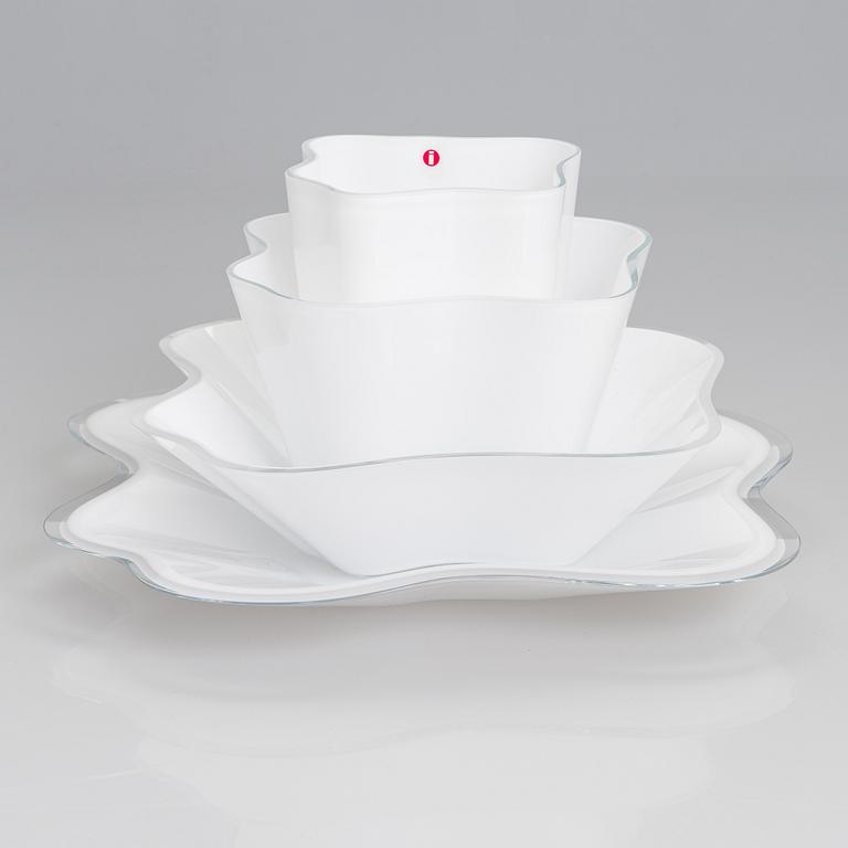 Alvar Aalto, lasiveistos,  "Aallon kukka", neliosainen, signeerattu Alvar Aalto Iittala 2001.
