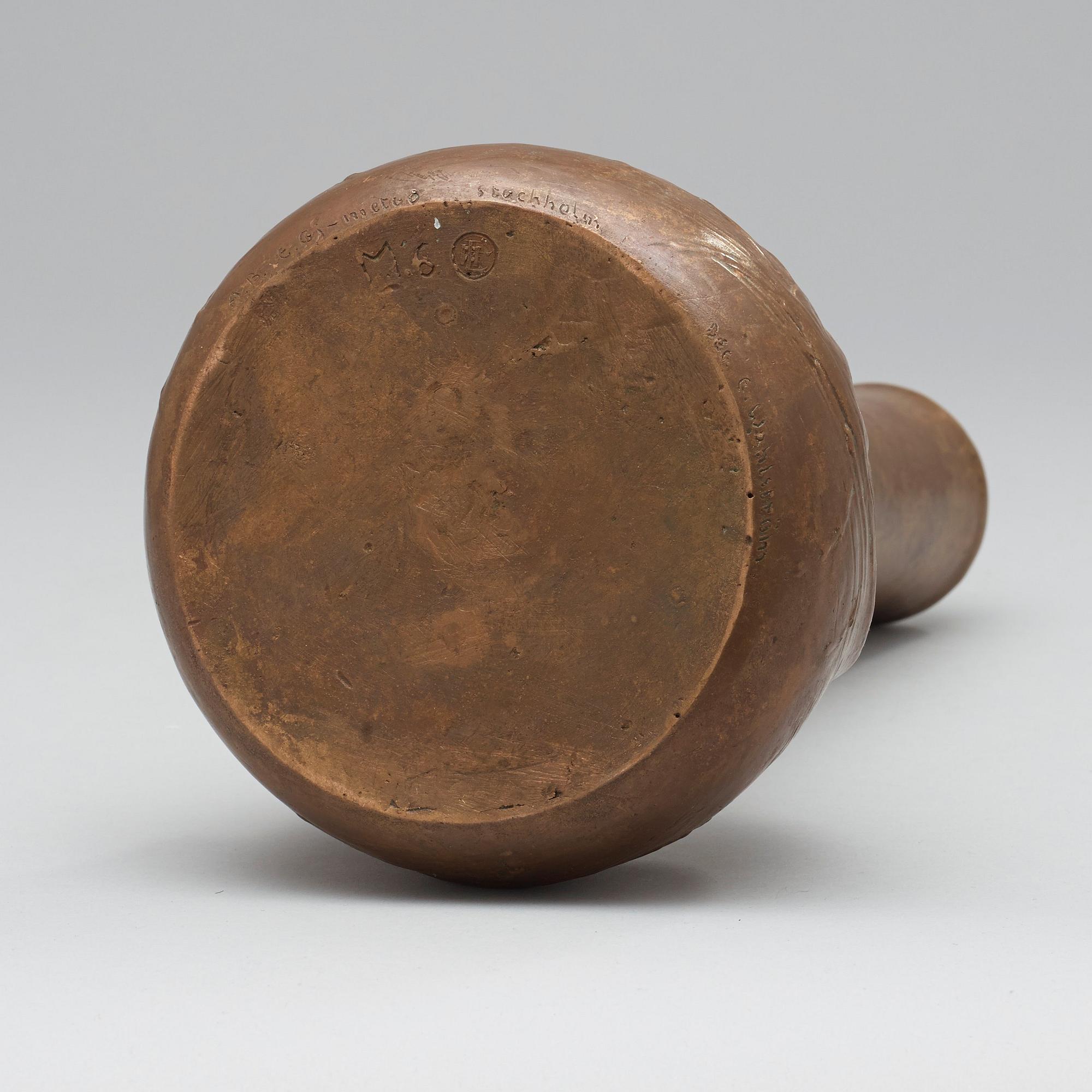 An Emy Wahlström Art Nouveau patinated bronze vase by AB Hugo Elmqvist, Stockholm.