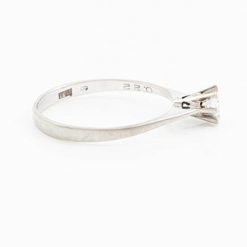 Ring, solitaire ring, 18K white gold with brilliant-cut diamond.