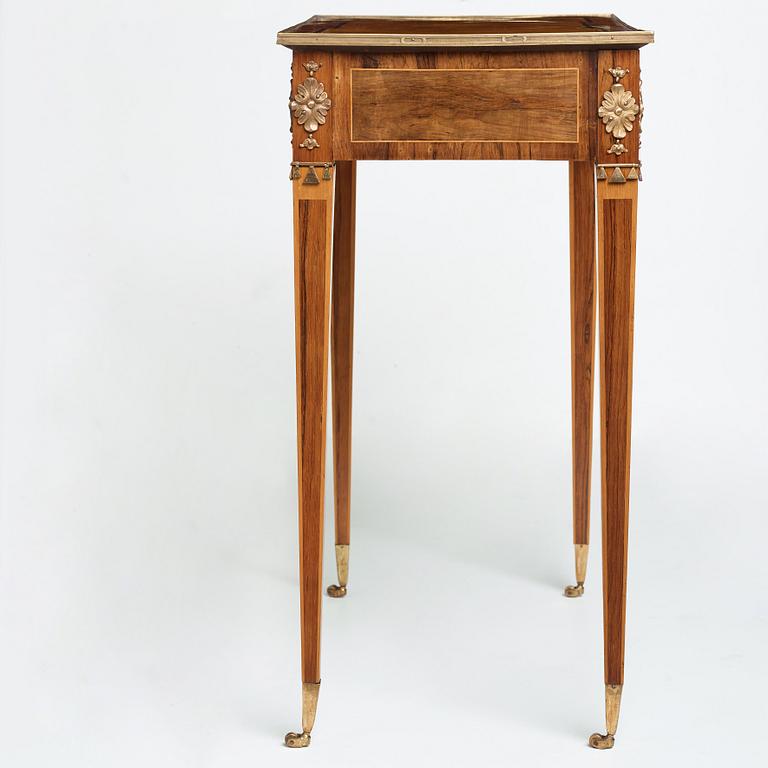 DAMARBETSBORD, i Anders Lundelius art (mästare i Stockholm 1778-1823), gustavianskt, 1700-talets slut.