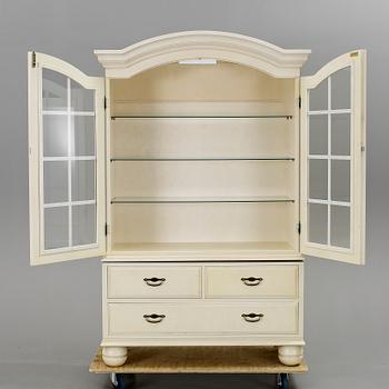 SKÅP, senbarockstil, modern tillverkning.