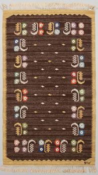 MATTA, rölakan signerad SW (Sofia Widén), omkring 1900-talets mitt, ca 238 x 166 cm.