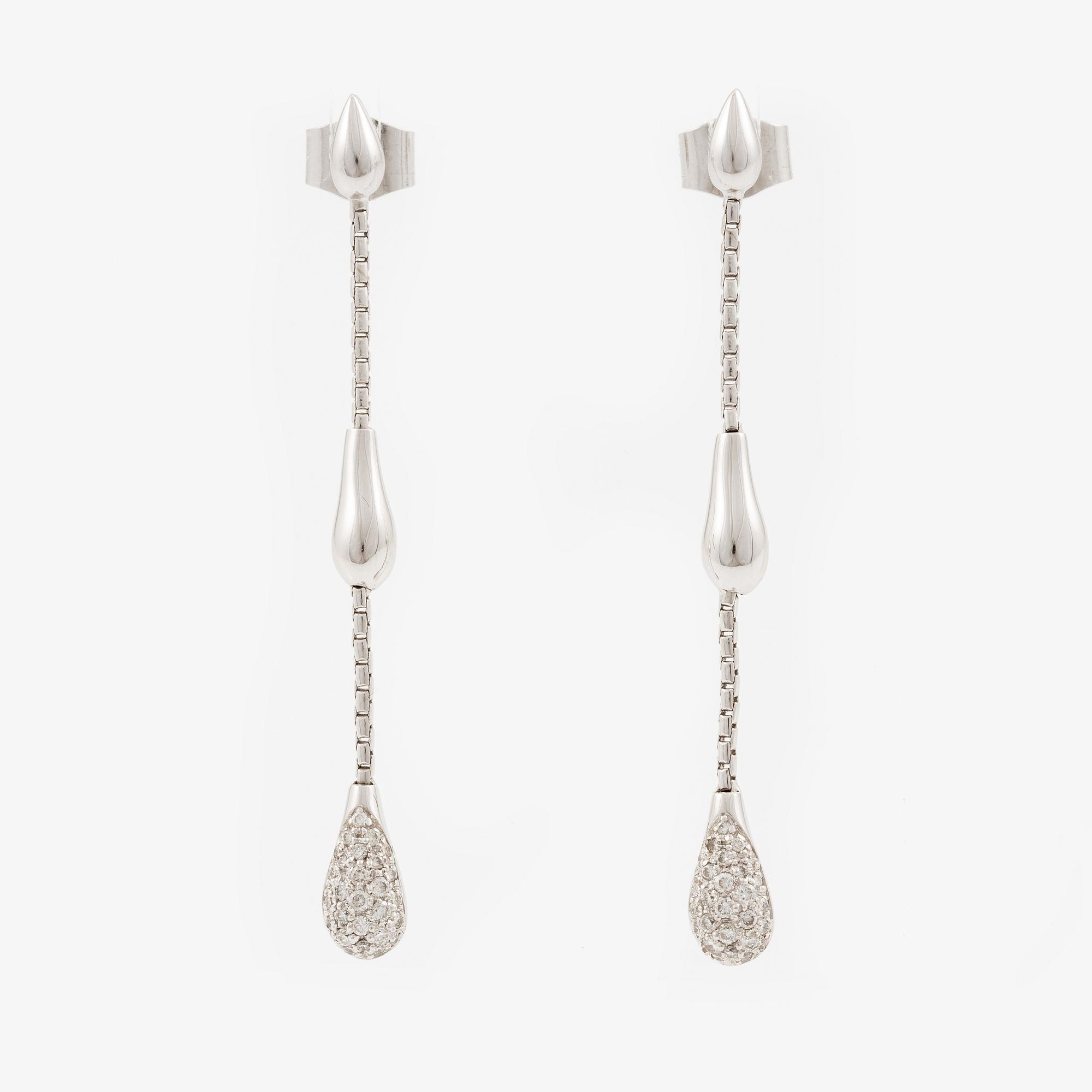 A pair of earrings in 18K gold set with round brilliant-cut diamonds, H Stern.