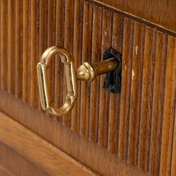 A mahogany veneered Swedish Modern display cabinet, 1940's/50's.