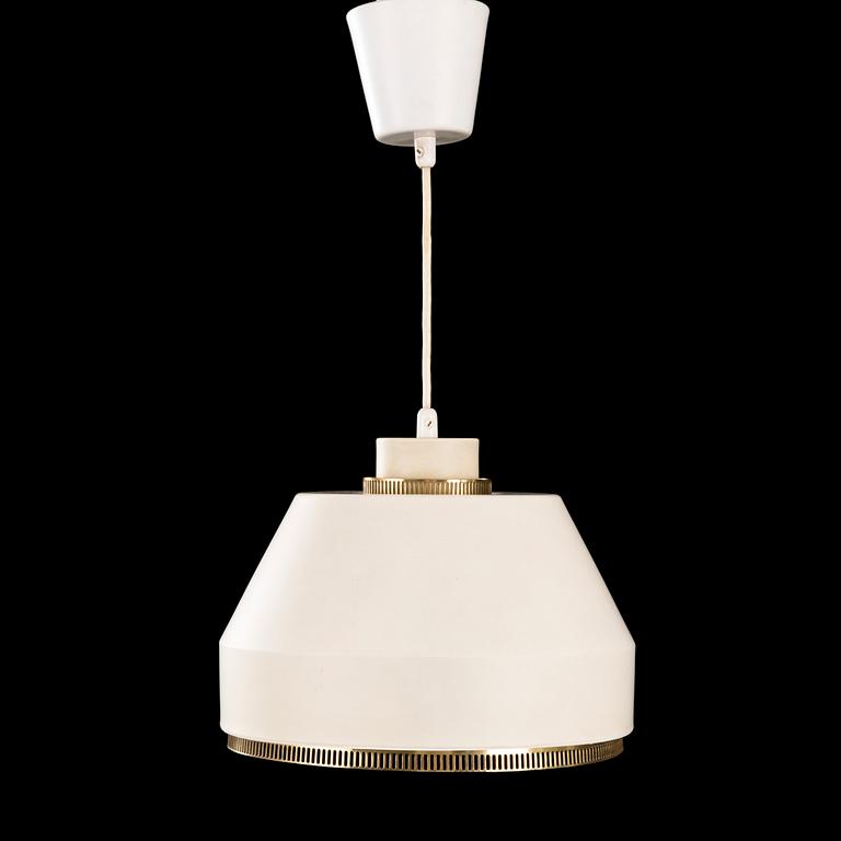 A 'AMA 500' pendant light for Valaistustyö.