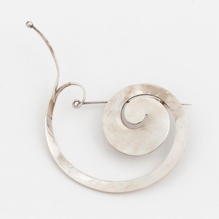 VIVIANNA TORUN BÜLOW-HÜBE, a silver brooch Georg Jensen.