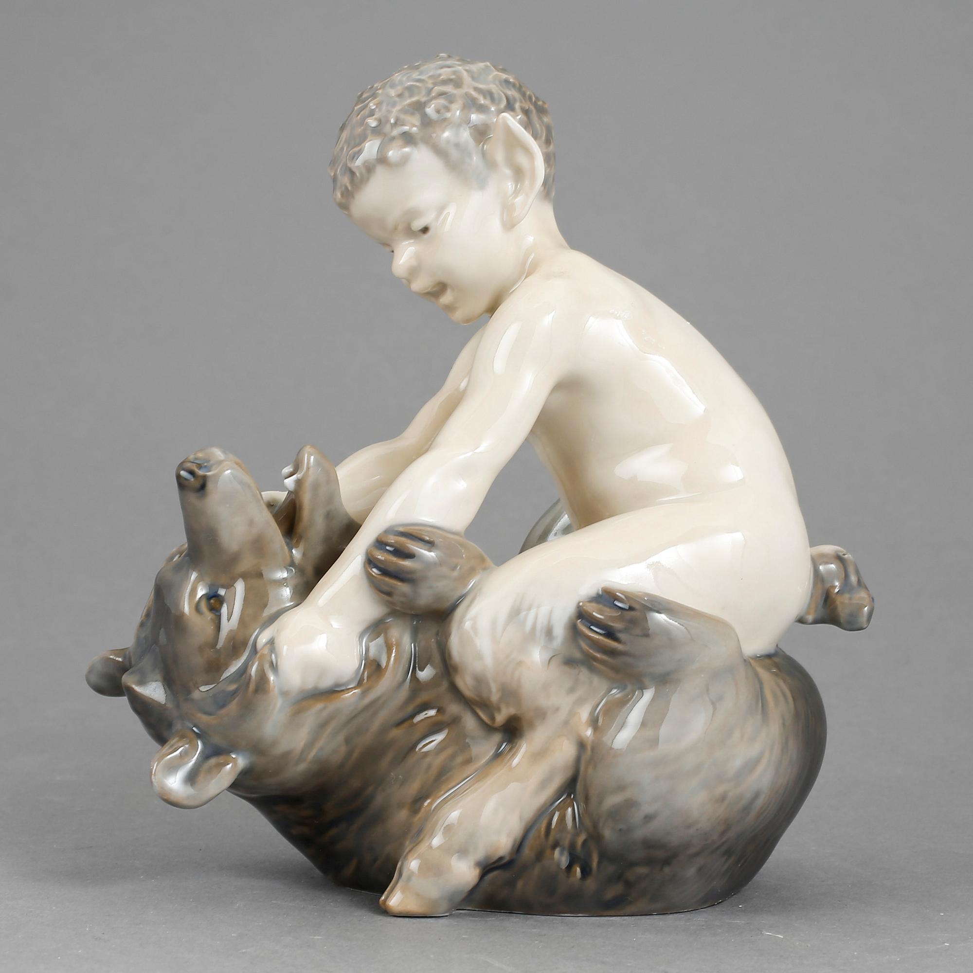 FIGURIN, porslin. Christian Thomsen, Royal Copenhagen.
