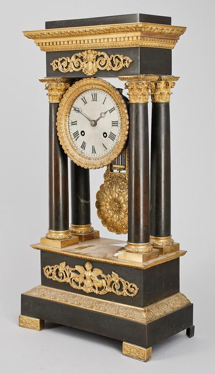 BORDSPENDYL, empire, Österrike-Ungern, 1800-tal.