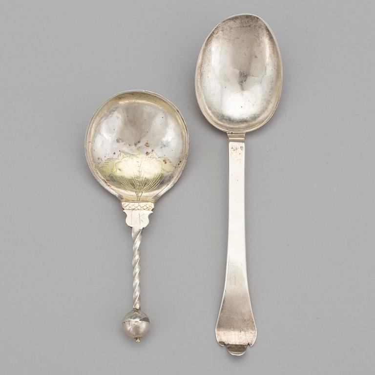 2 silver spoons, 1 by Michel Pohl, Stockholm 1655-1699. Weight 84 grams.