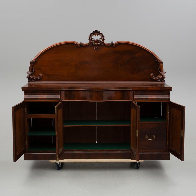 SIDEBOARD. Australien, 1800-talets andra hälft.