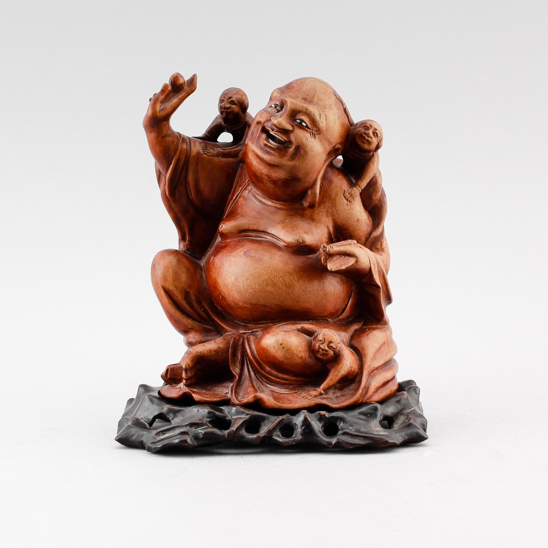 SKULPTUR, skuret trä, Kina, 1900-talets mitt.