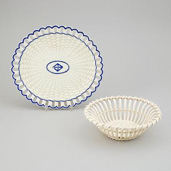 GALLERSKÅL, flintgods, Wedgwood samt FAT, flintgods, Sewell, England, 1800-tal.