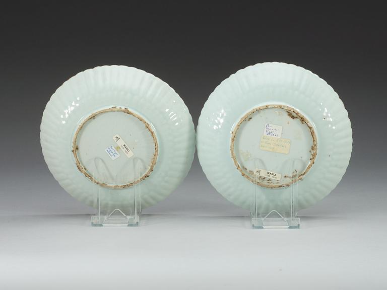 A pair of blue and white dishes, Ming dynasty, Wanli (1573-1620).