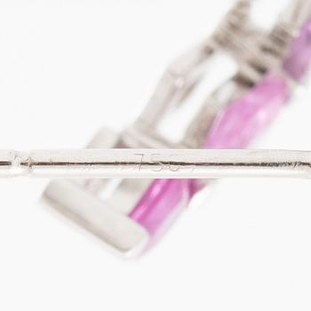 Örhängen 18K vitguld med rosa safirer.