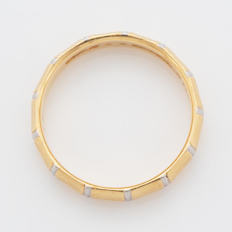 18K gold and platinum ring.