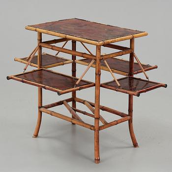 SERVERINGSBORD, Japan, omkr 1900-talets mitt.