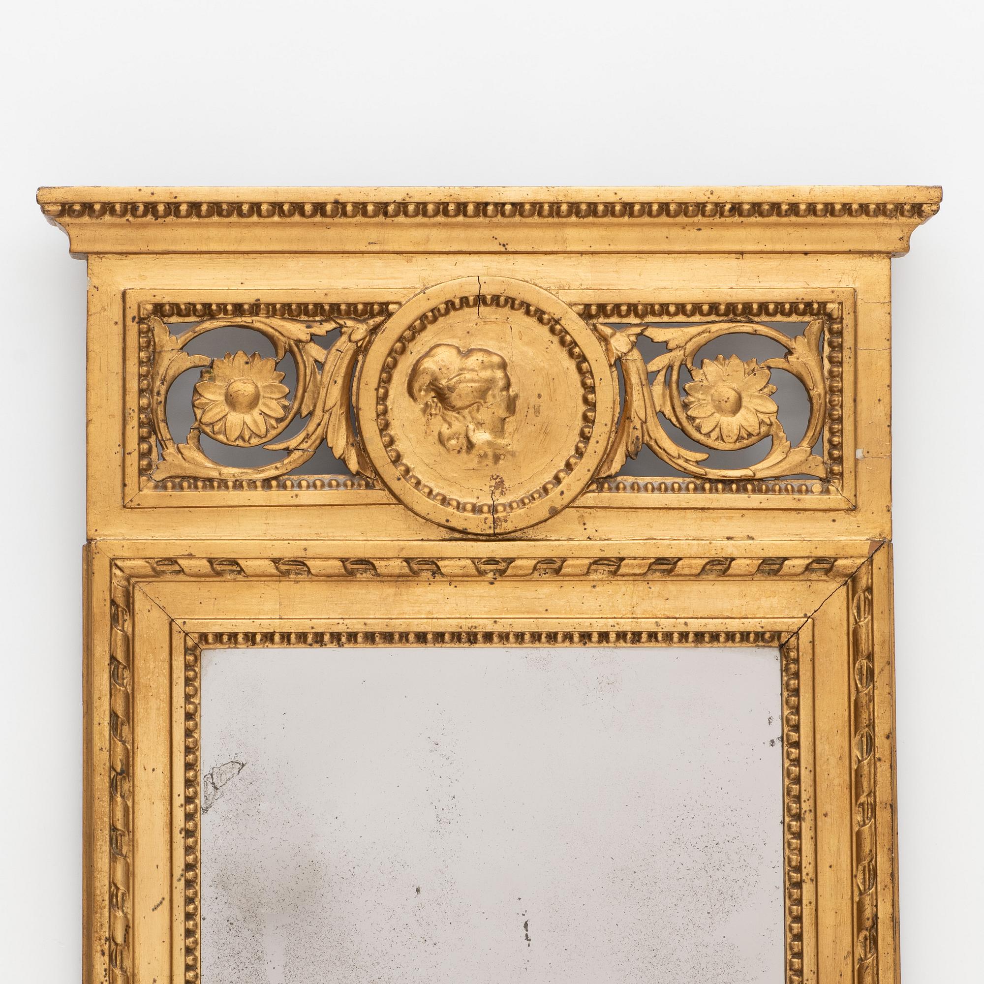 A Swedish Gustavian Giltwood Mirror, Lago Lundén (master in Stockholm 1773-1819).