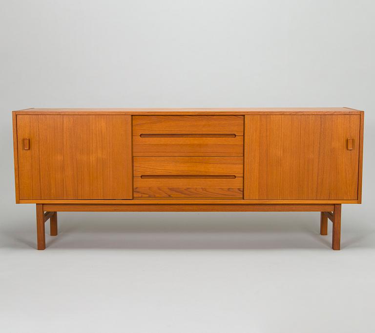 Nils Jonsson, sideboard, "Arild", Bra Bohag, Troeds, 1960-tal.