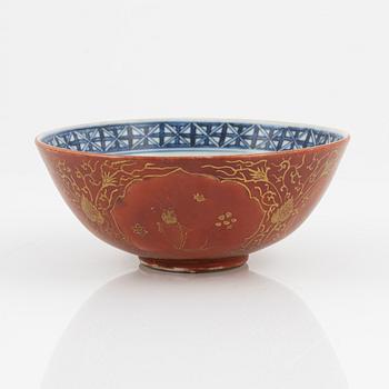 A Japanese porcelaine bowl, 19th century.