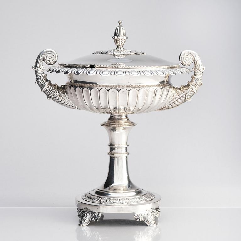 A Swedish Empire silver sugarbowl with lid and sprinkle spoon, mark of Gustaf Möllenborg, Stockholm 1834.