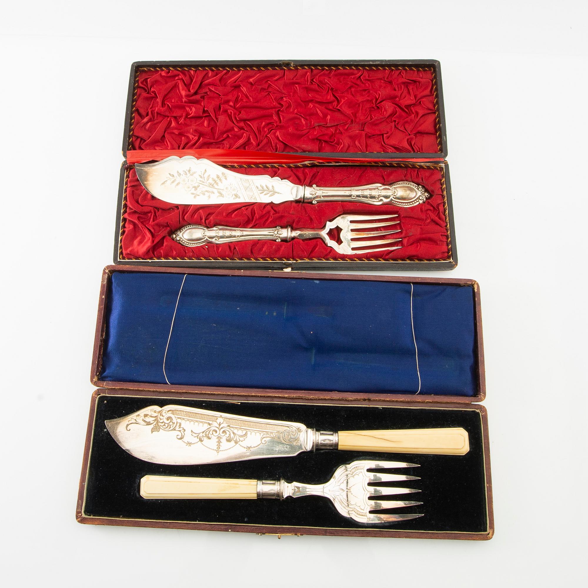 Serving utensils, 2 pairs of silver-plated around 1900.