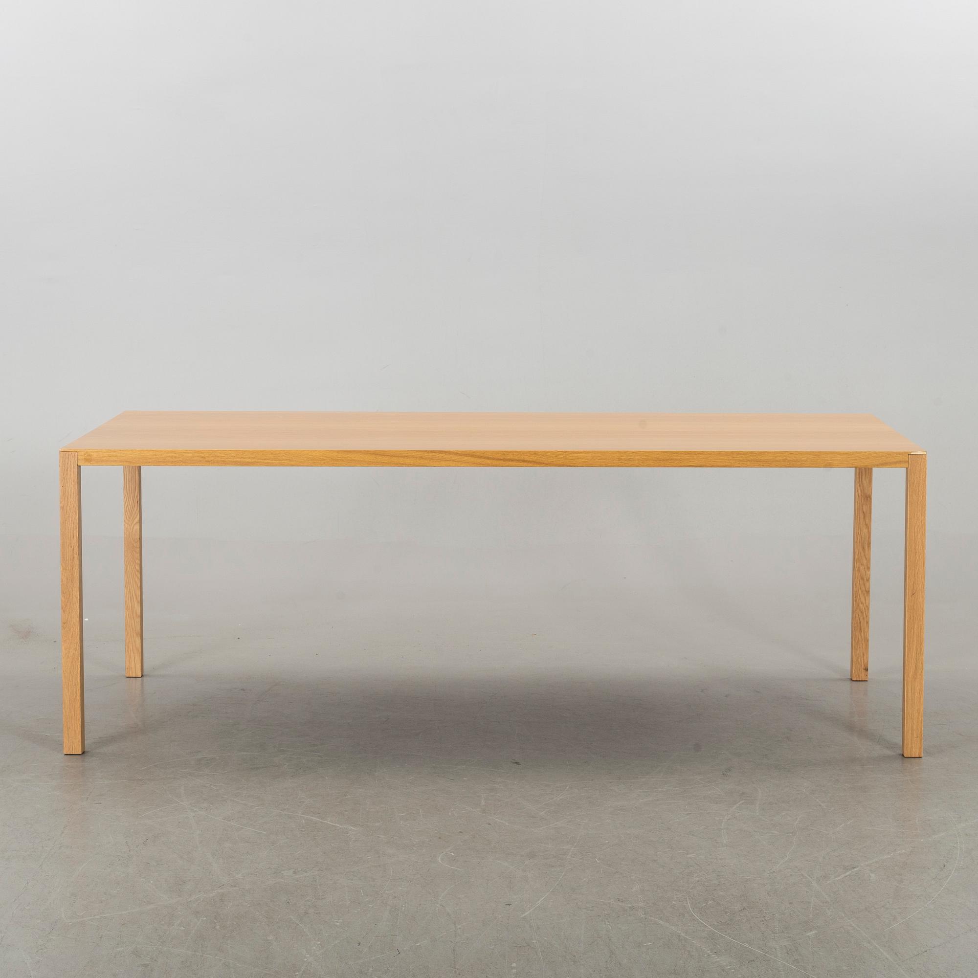 ROGER PERSSON, bord/matbord, "Bespoke", Swedese 2010.
