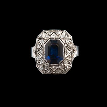 406. A RING, untreated sapphire c. 2.90 ct, 8/8 cut diamonds c. 0.40 ct. 18K white gold. Size 17,5. Weight 6,4 g.
