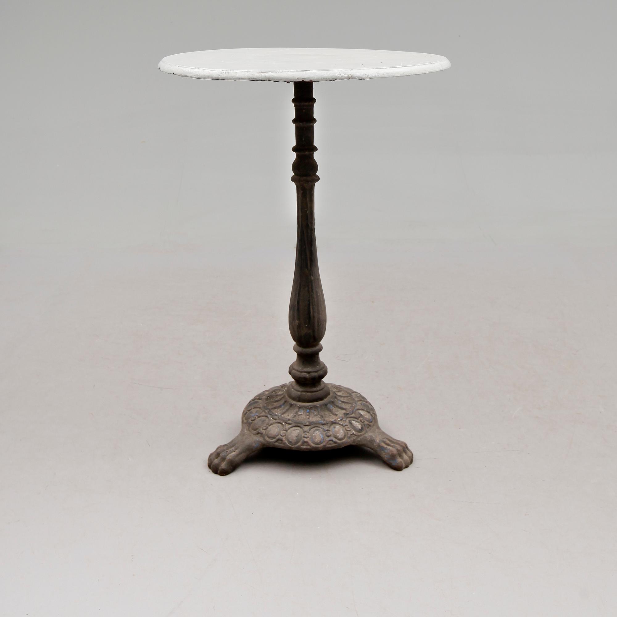 TRÄDGÅRDSBORD, gjutjärn, 1900-talets första hälft.