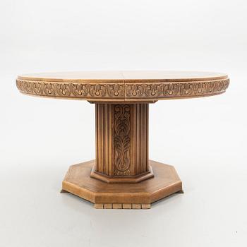 Dining table, first half of the 20th century.