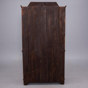 KÄRLSSKÅP / SKÅP MED TALLRIKSHYLLA, Österbotten, Finland 1800-tal.