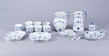 SERVIS, ca  97 delar, den Kongelige Porcelainsfabrik.
