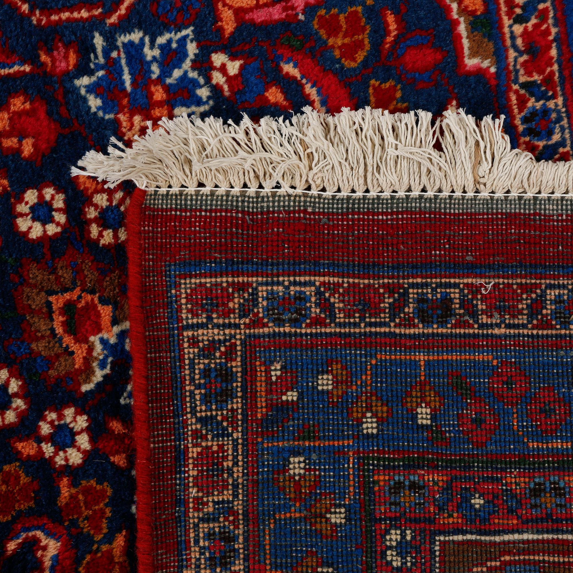 MATTA, Sabzevar, 1900-talets senare del, ca 410 x 287 cm.