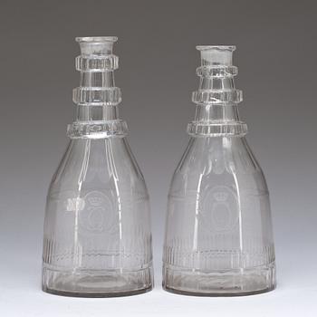KARAFFER, glas, 2 st. Empire, 1800-talets första del.