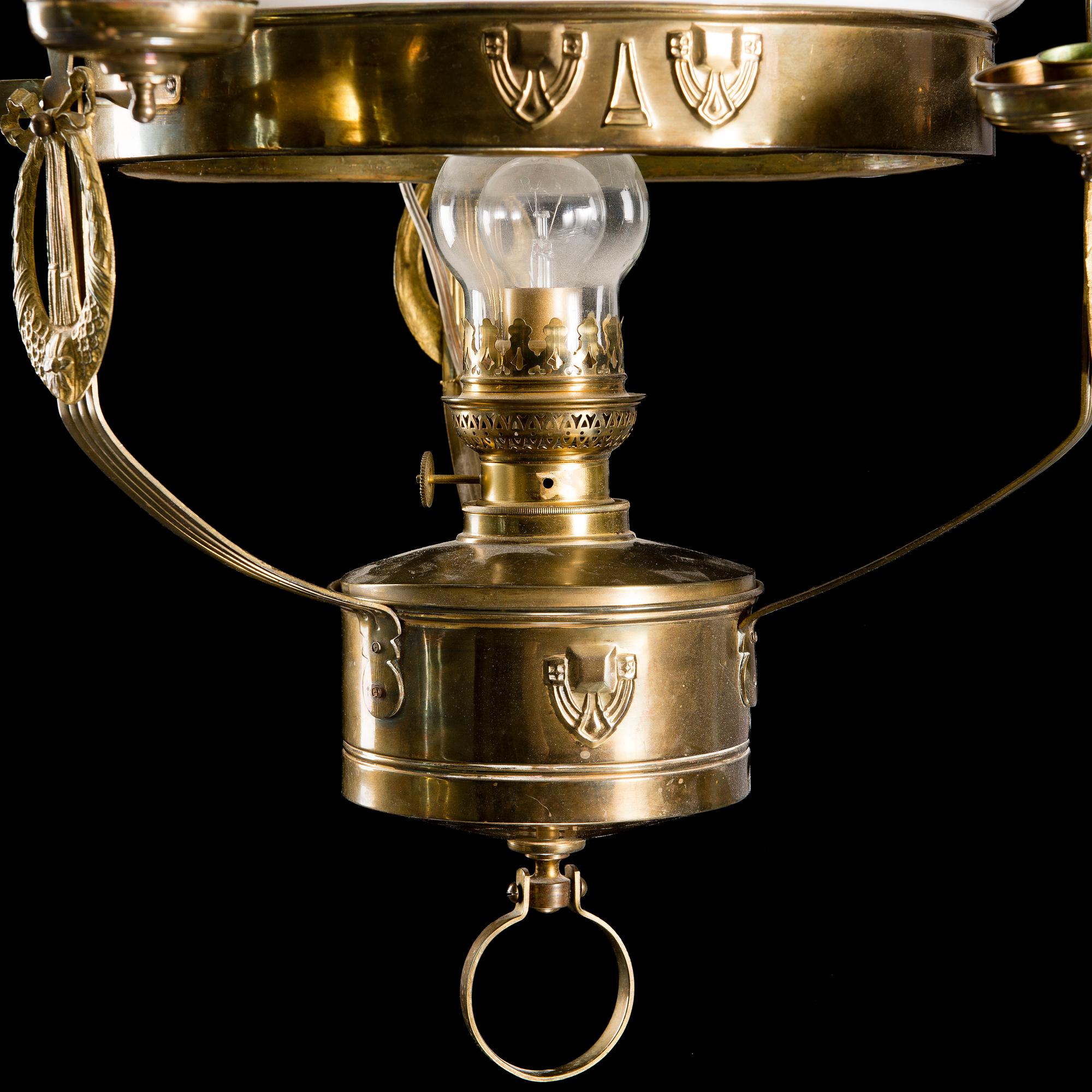 FOTOGENLAMPA / TAKLAMPA, mässing, jugend, tidigt 1900-tal.