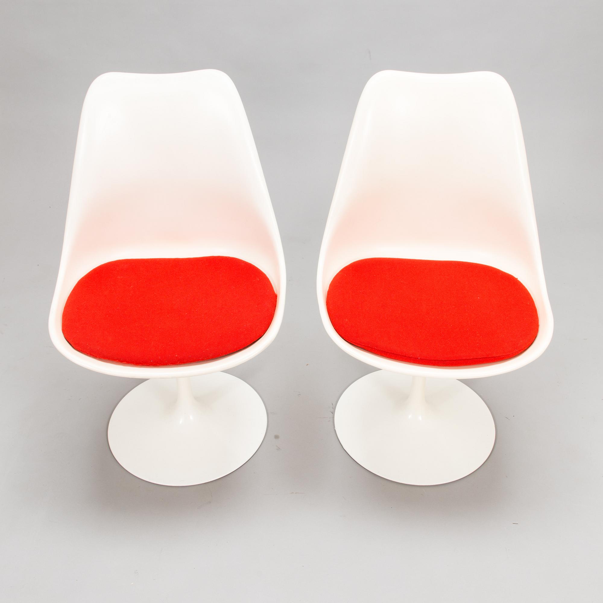 Eero Saarinen, A set of two "Tulip" chairs, designed 1955-56, for Knoll International.