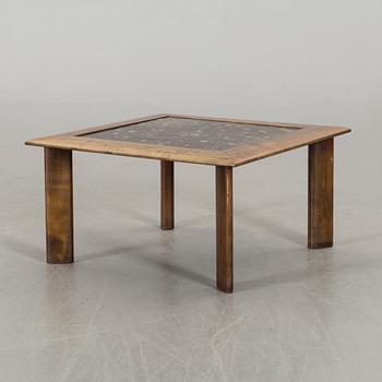 A MARBLE TOP COFFEE TABLE, SECOND HALF OF 20TH CENTURY.