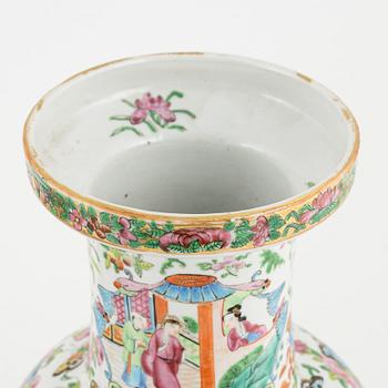 A famille rose porcelain vase, Kanton, and a porcelain urn, China, end of the 19th century.